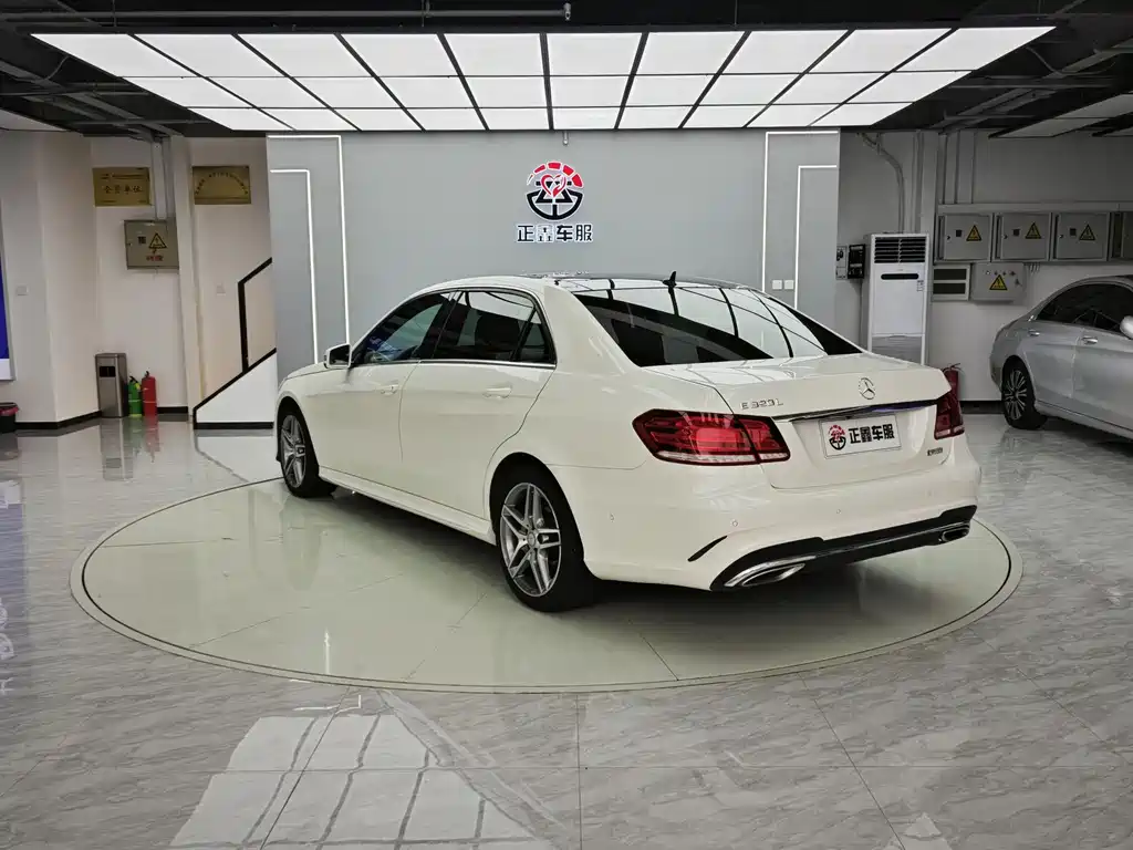 Mercedes-Benz E-Class — миниатюра 15