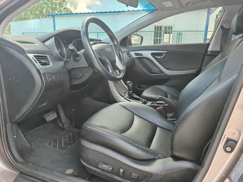 Hyundai Elantra Langdong — миниатюра 7