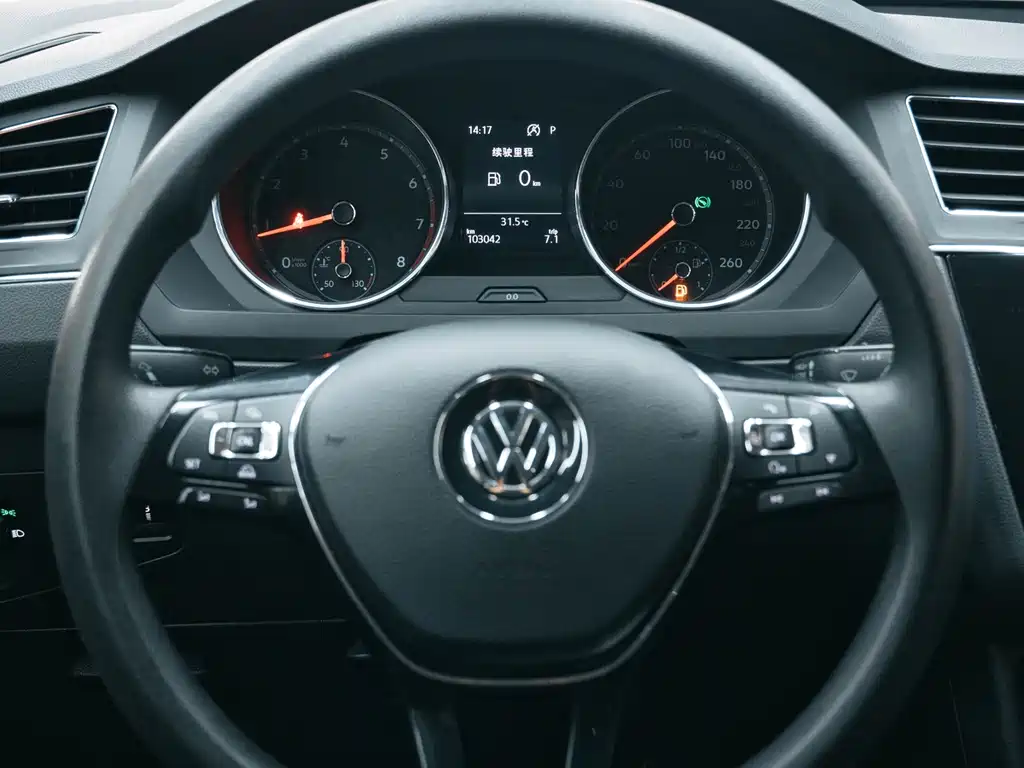 Volkswagen Tiguan L — миниатюра 12