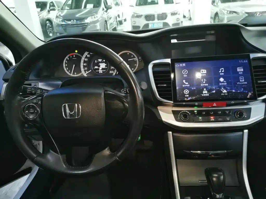 Honda Accord — миниатюра 10