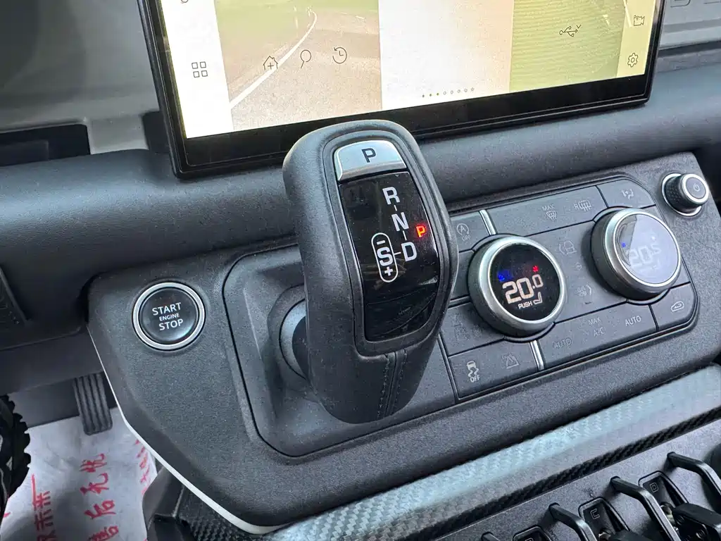 Land Rover Defender — миниатюра 9
