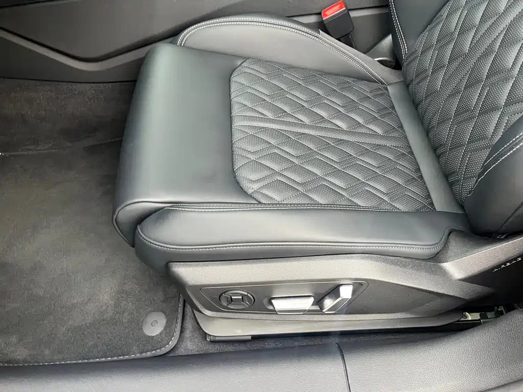 Audi A6L — миниатюра 9