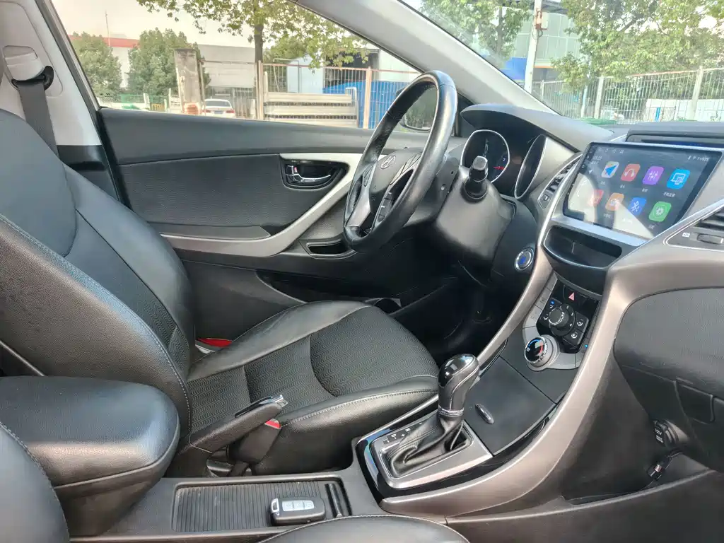 Hyundai Elantra Langdong — миниатюра 13
