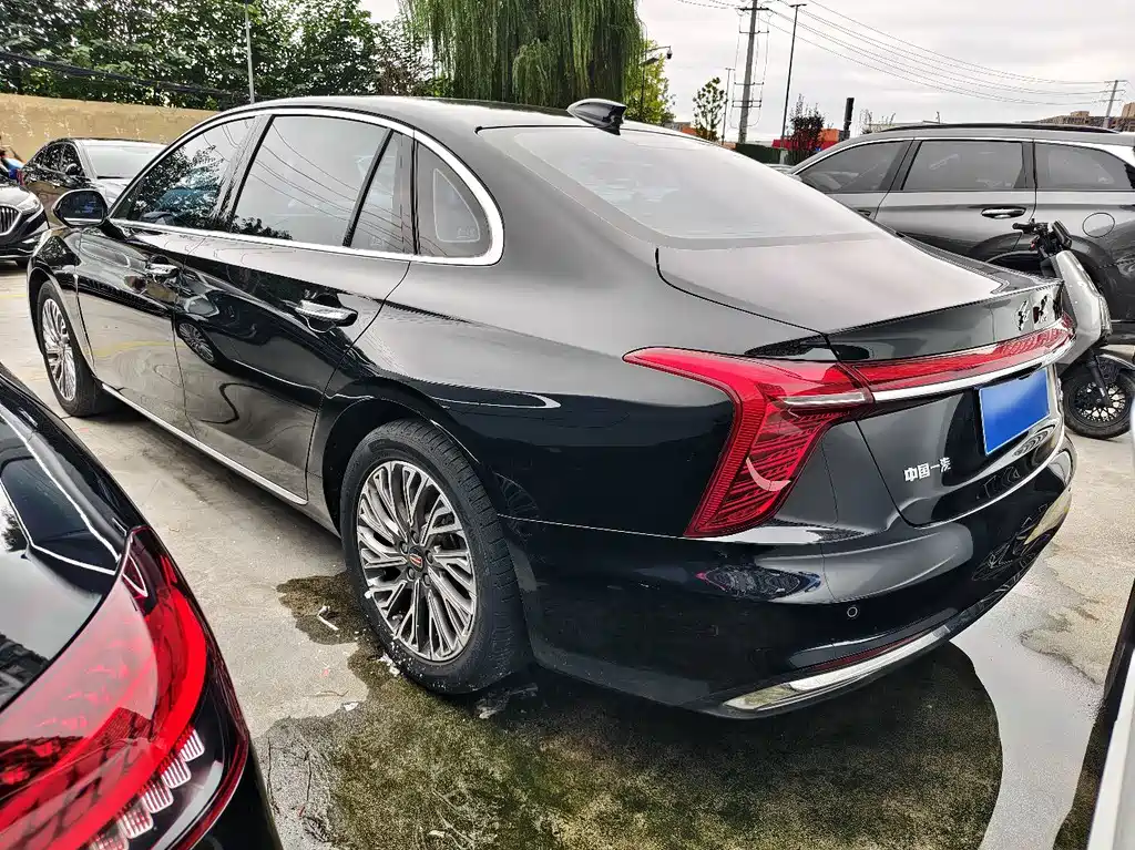 Hongqi Hongqi H5 — миниатюра 15