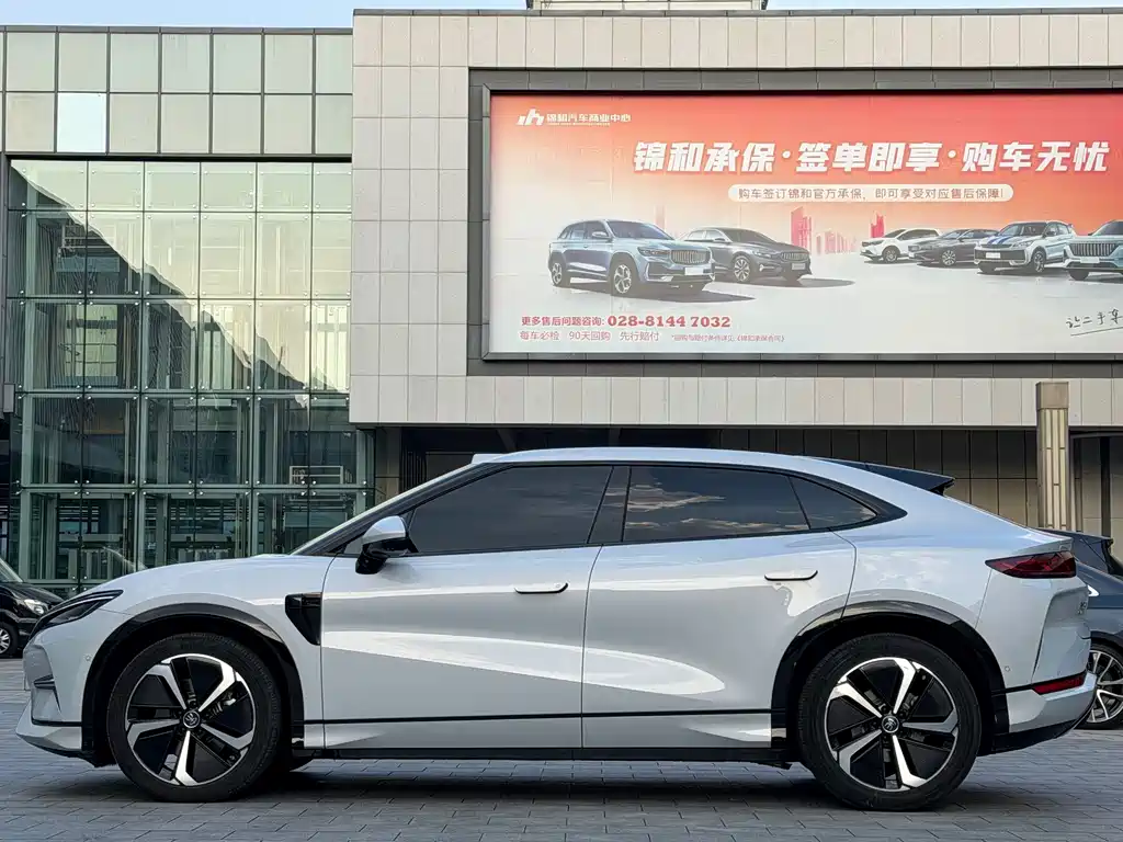 BYD L EV — миниатюра 7