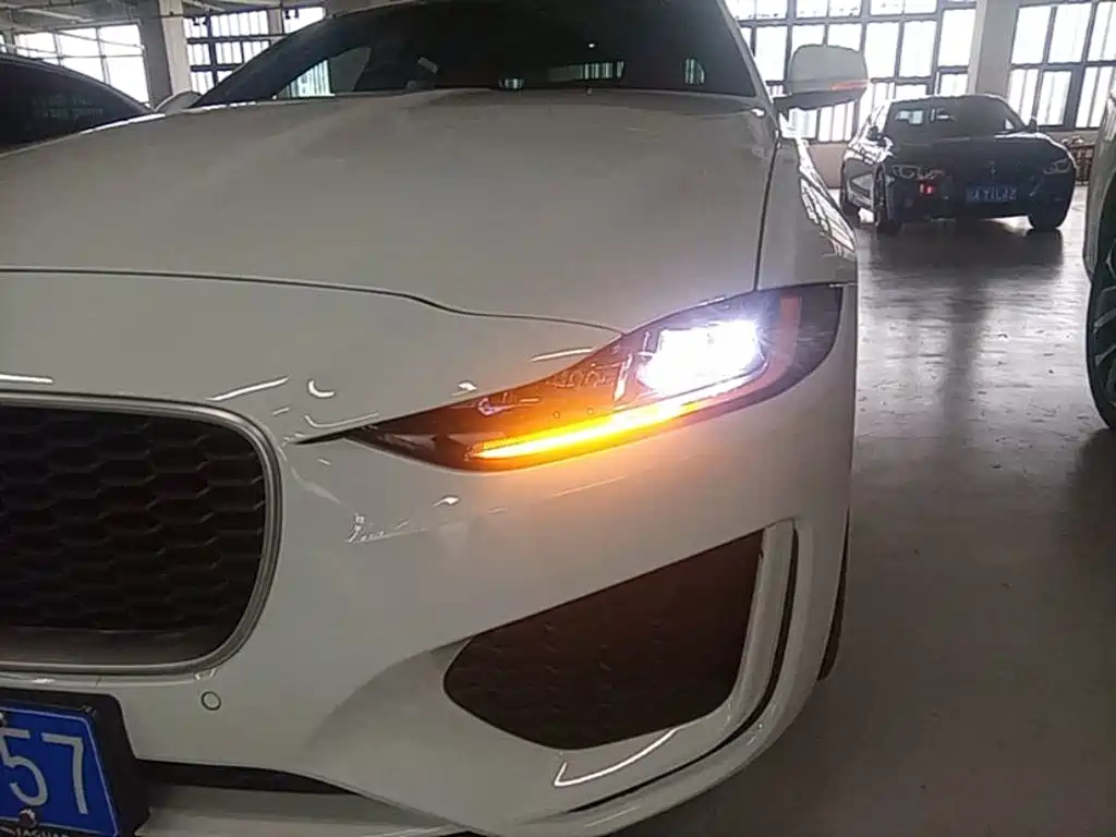 Jaguar XEL — миниатюра 24