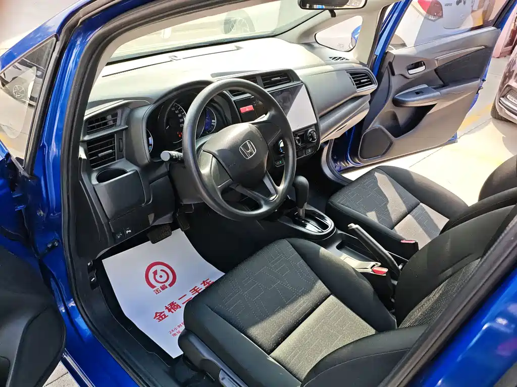 Honda Fit — миниатюра 7