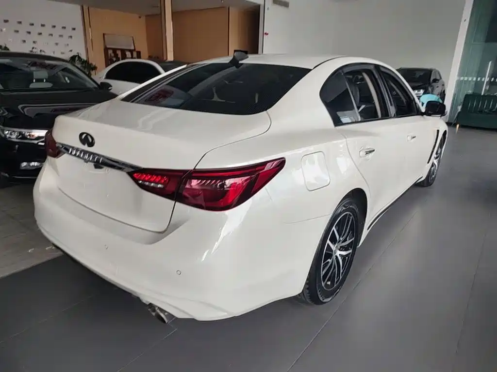 Infiniti Q50L — миниатюра 7