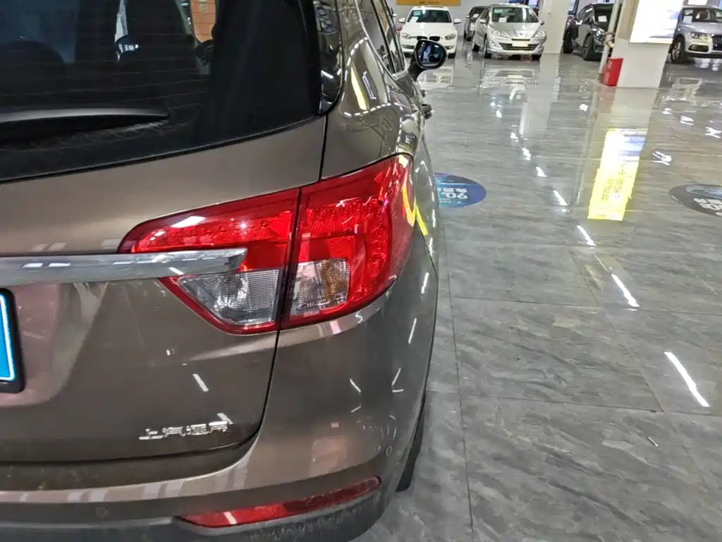 Buick Envision Plus — миниатюра 8