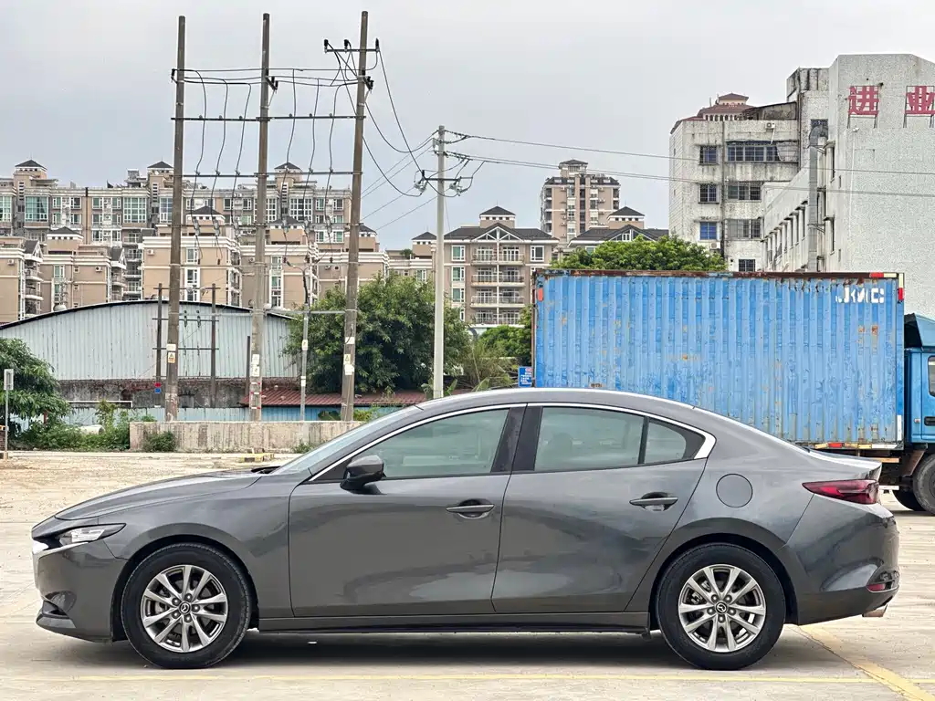 Mazda 3 Axela — миниатюра 17