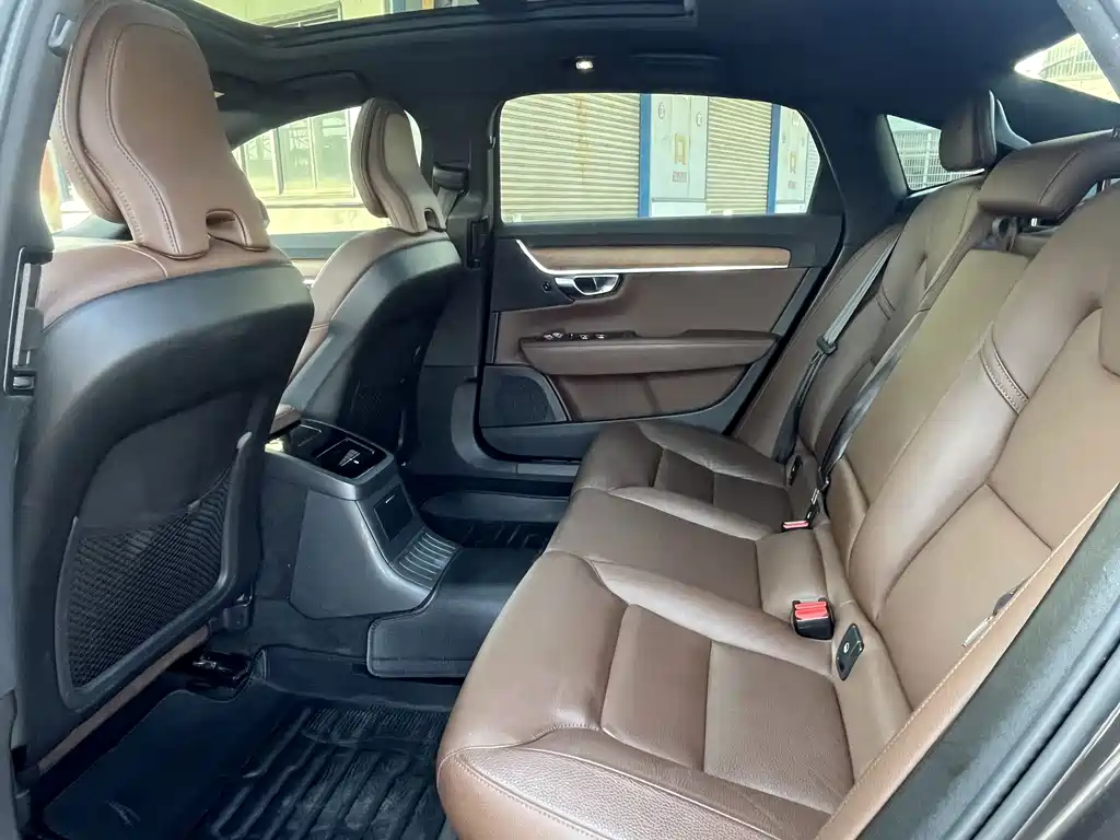 Volvo S90 PHEV — миниатюра 29