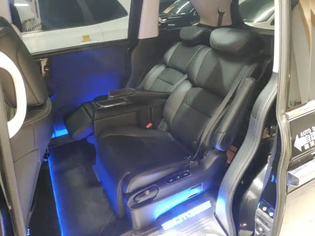 Honda Elysion — миниатюра 17
