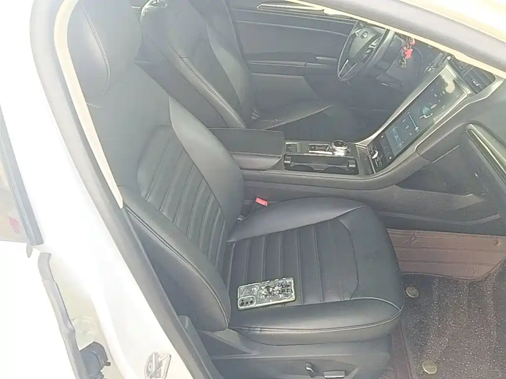 Ford Mondeo — миниатюра 25