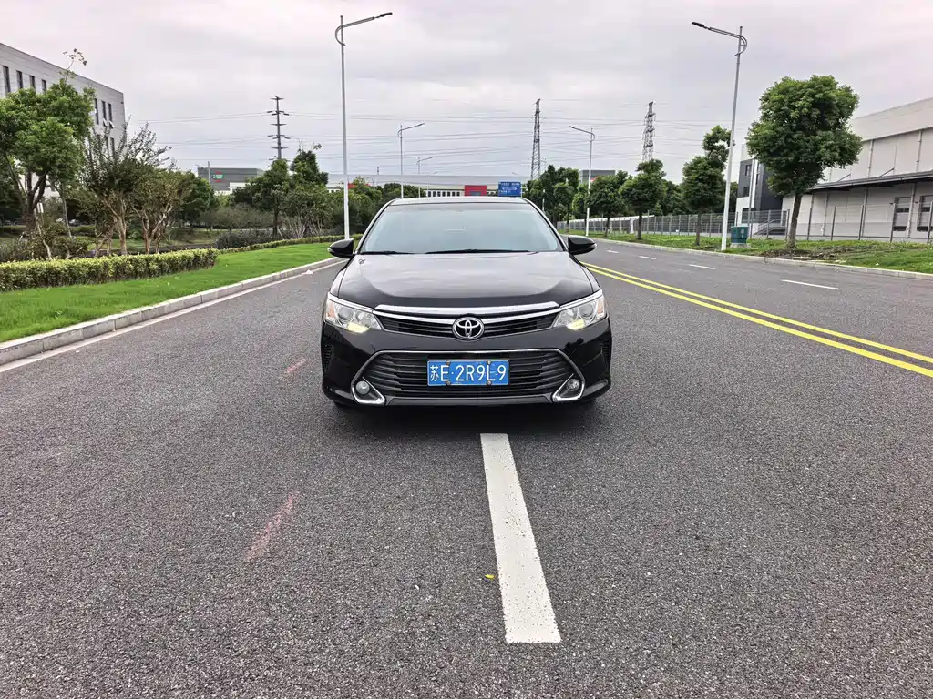 Toyota Camry — миниатюра 2