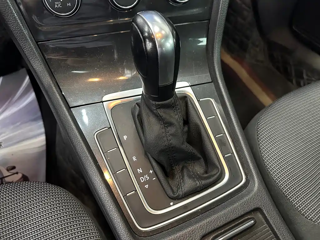 Volkswagen Golf — миниатюра 14