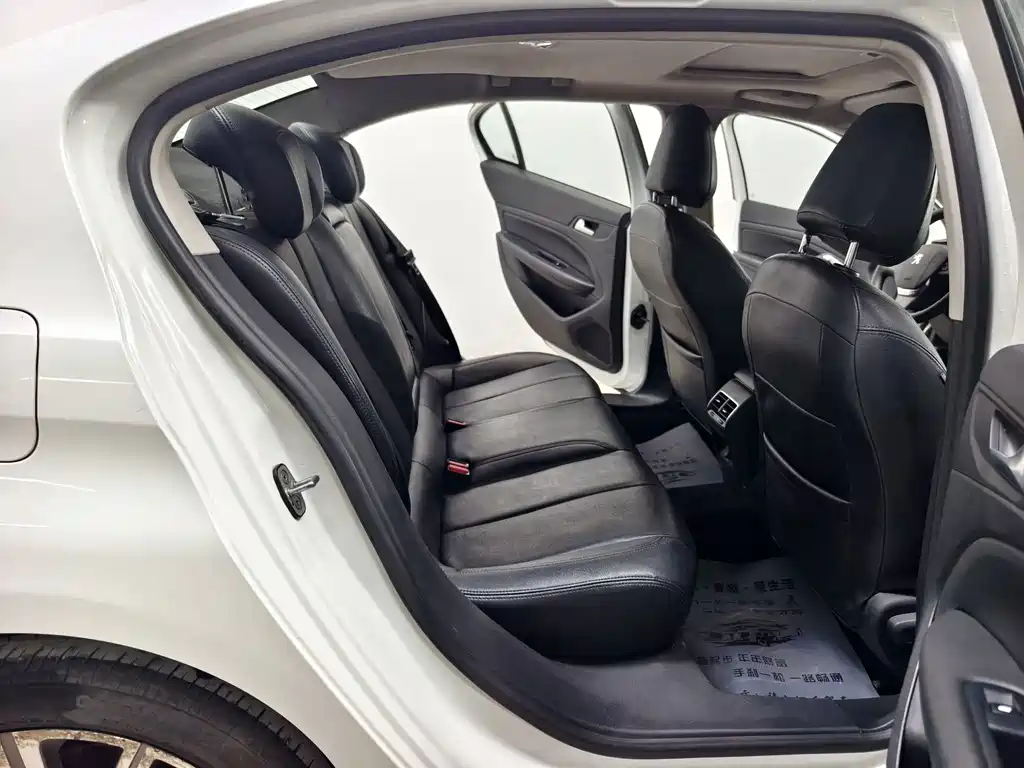 Peugeot 408 — миниатюра 16