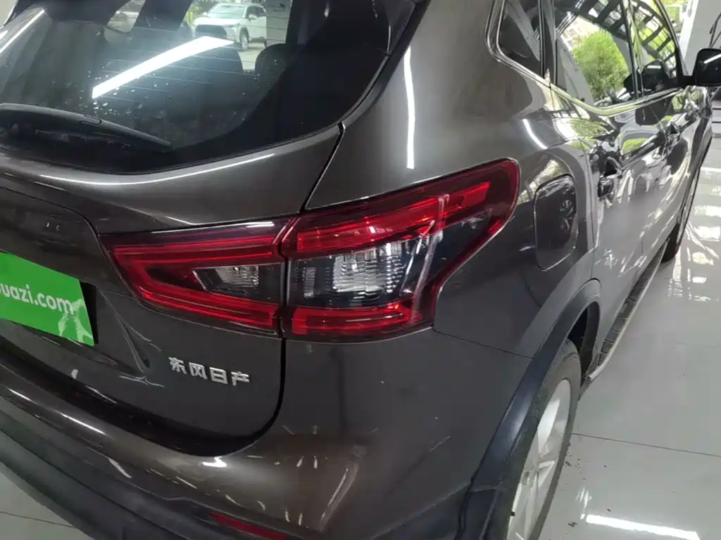 Nissan Qashqai — миниатюра 8