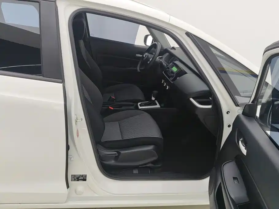 Honda Fit — миниатюра 8