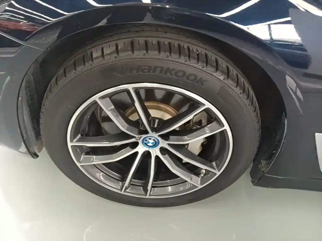 BMW 5 Series New Energy — миниатюра 23