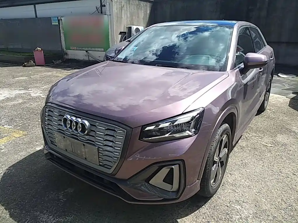 Audi Q2L e-tron — миниатюра 2