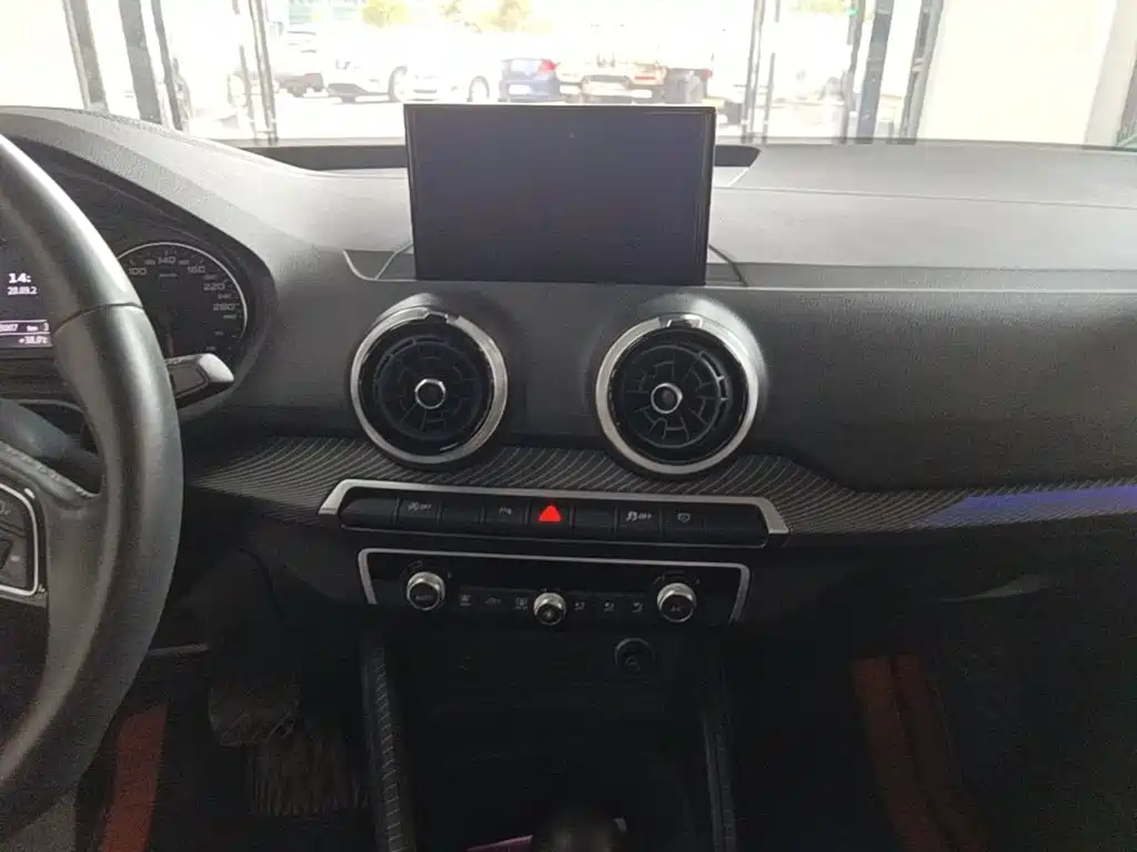 Audi Q2L — миниатюра 13