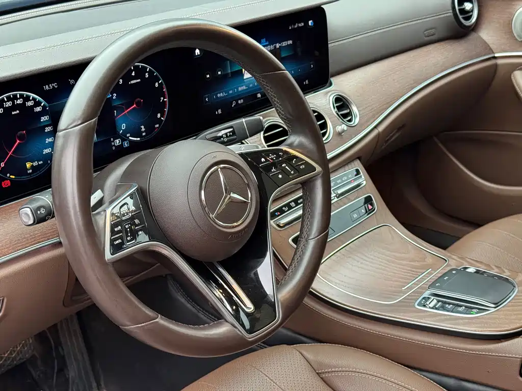 Mercedes-Benz E-Class — миниатюра 6