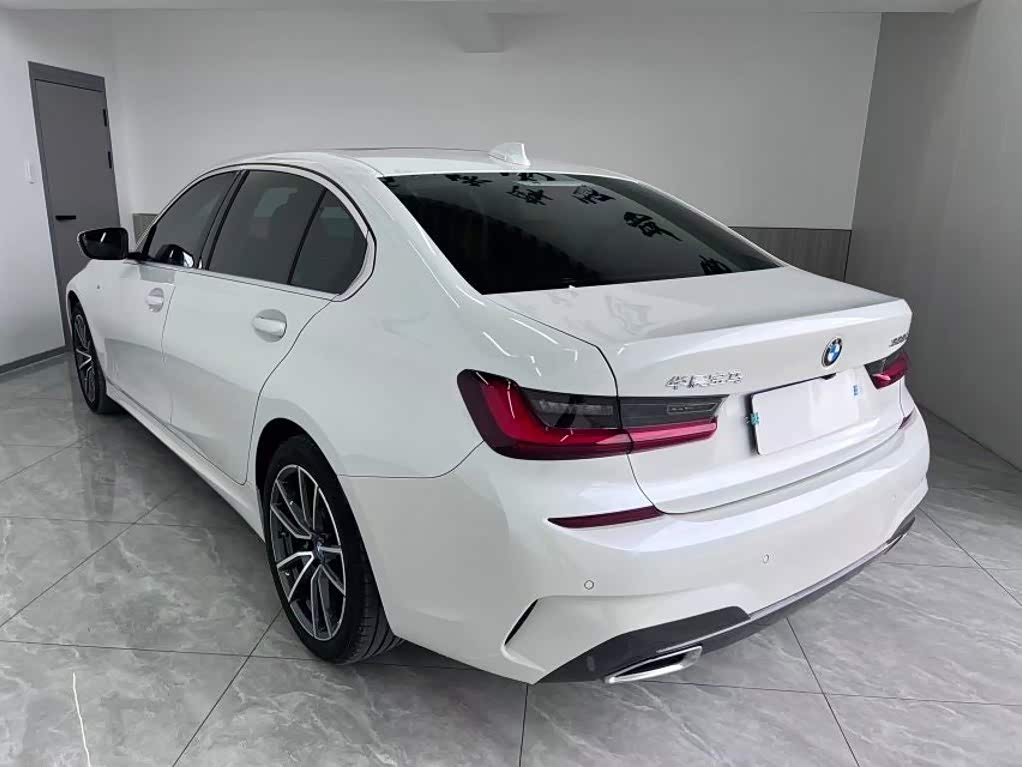 BMW 3 Series 2.0 л 2022 г. Белый, пробег 32000 км