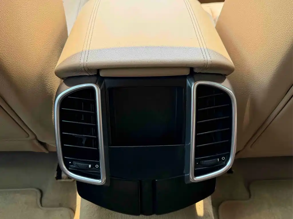 Porsche Cayenne — миниатюра 21
