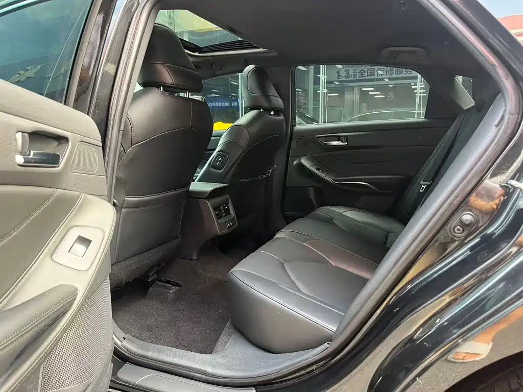 Toyota Avalon — миниатюра 8