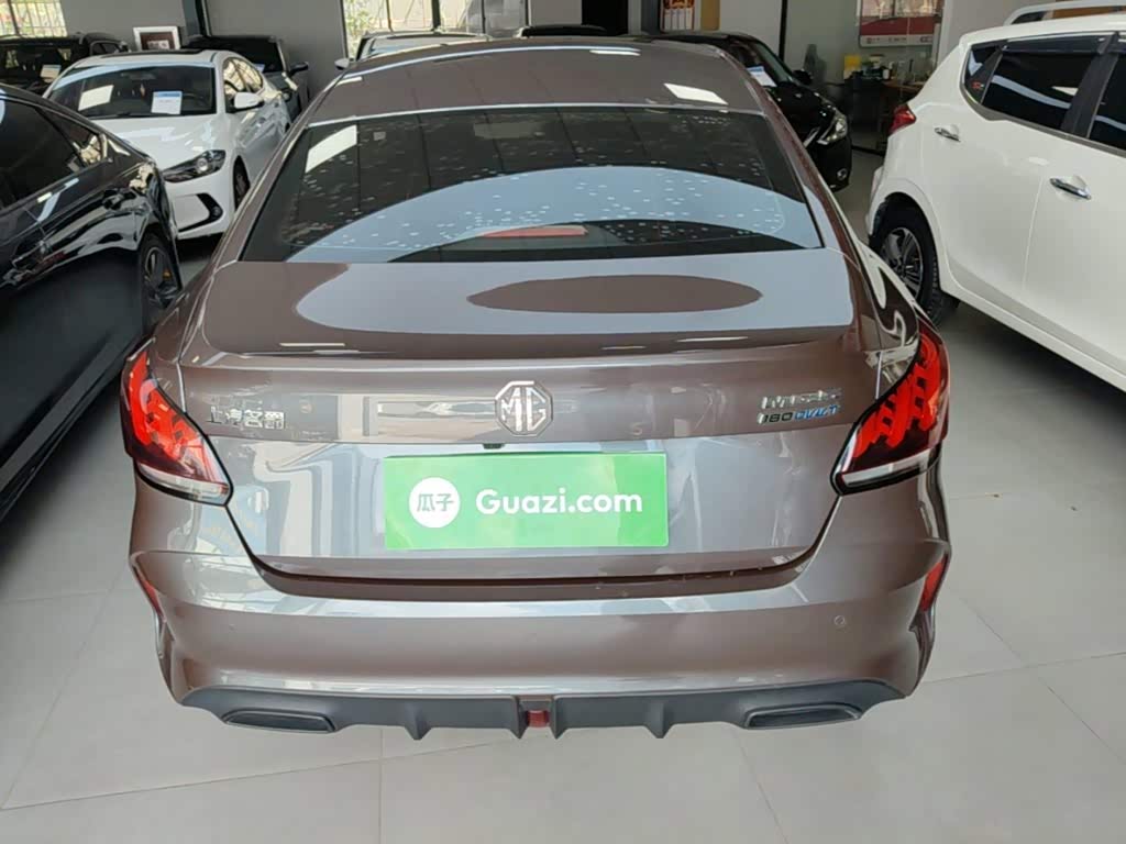 MG MG5 1.5 л 2021 г. Серебристо-серый, пробег 39900 км