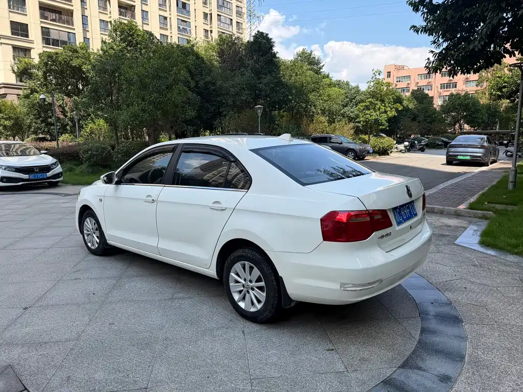 Volkswagen Jetta — миниатюра 7