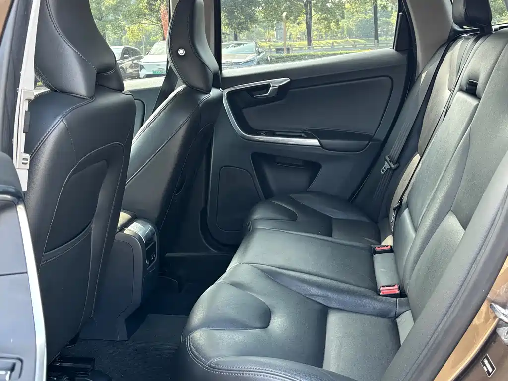 Volvo XC60 — миниатюра 3