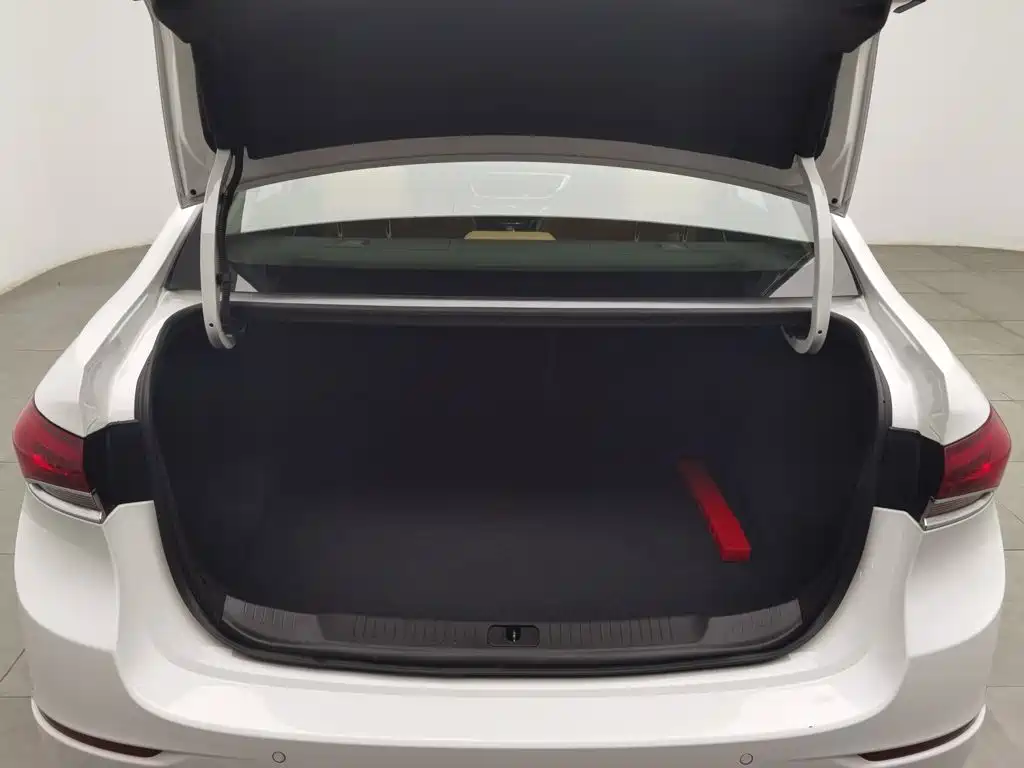 Buick Excelle — миниатюра 16