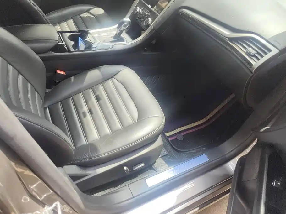 Ford Mondeo — миниатюра 8