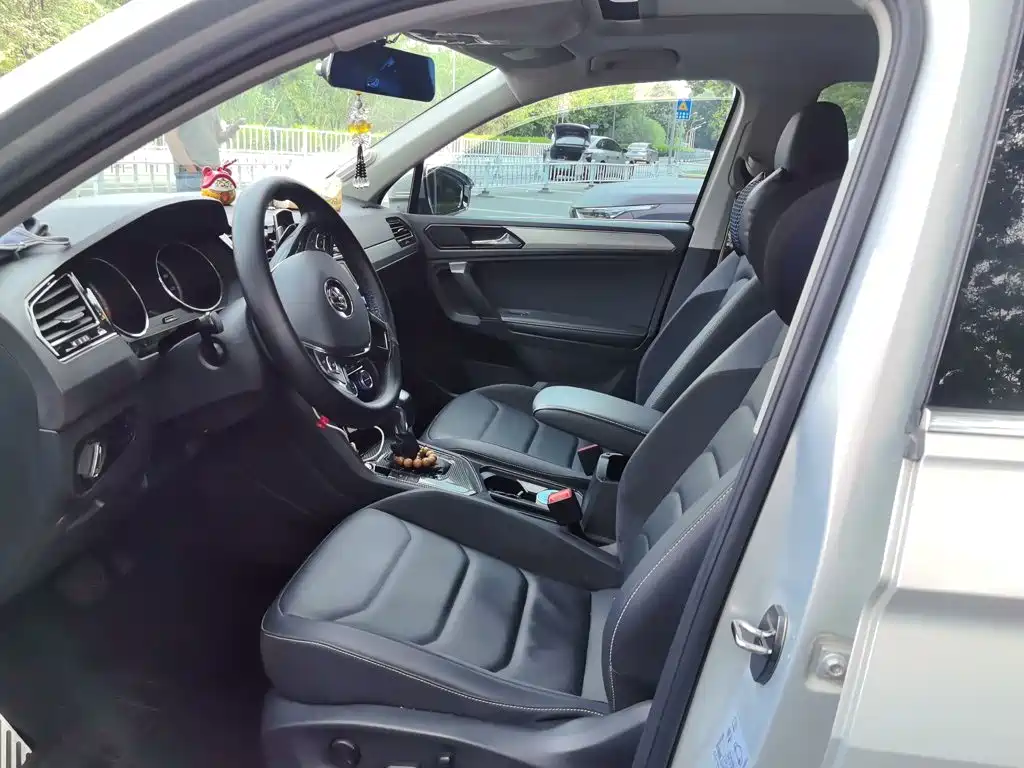 Volkswagen Tiguan L — миниатюра 16