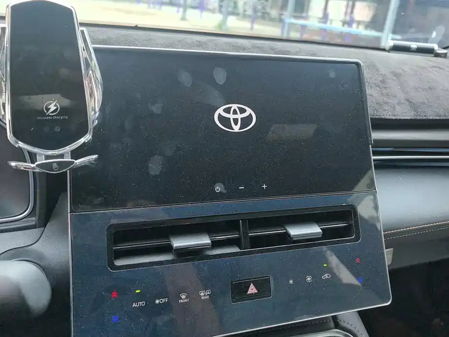 Toyota Avalon — миниатюра 13