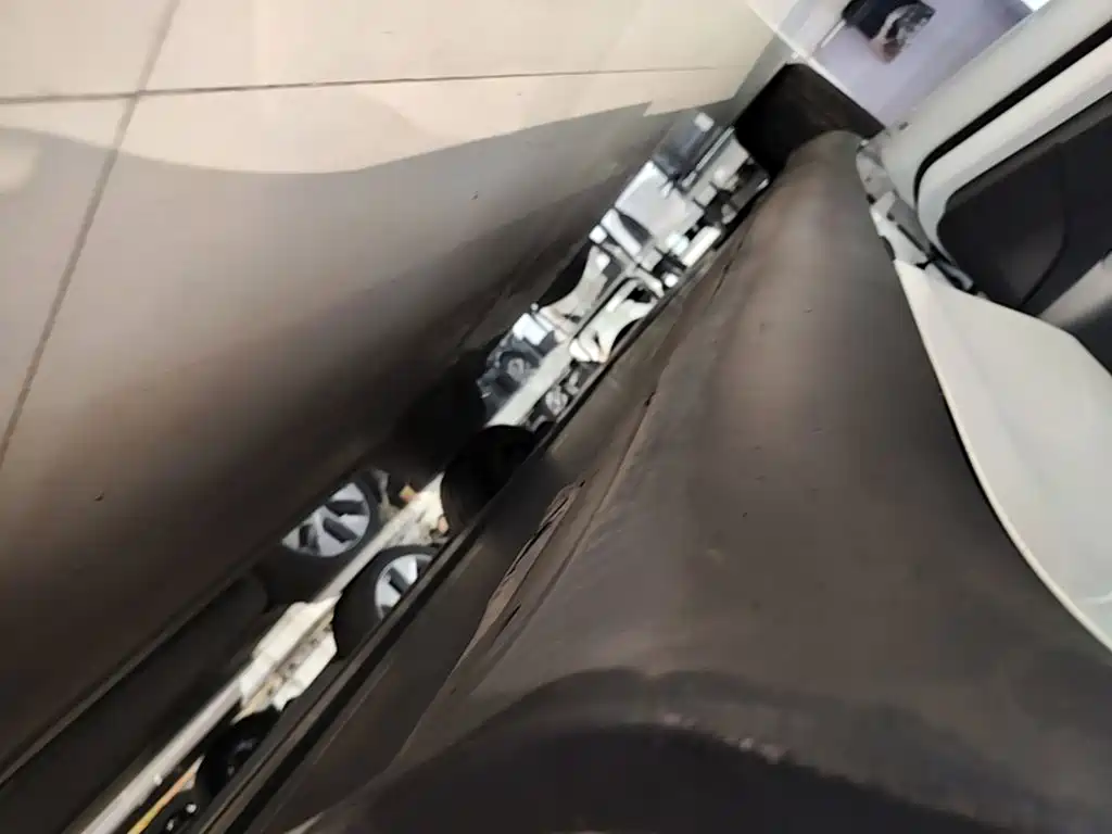 Tesla Model Y — миниатюра 22