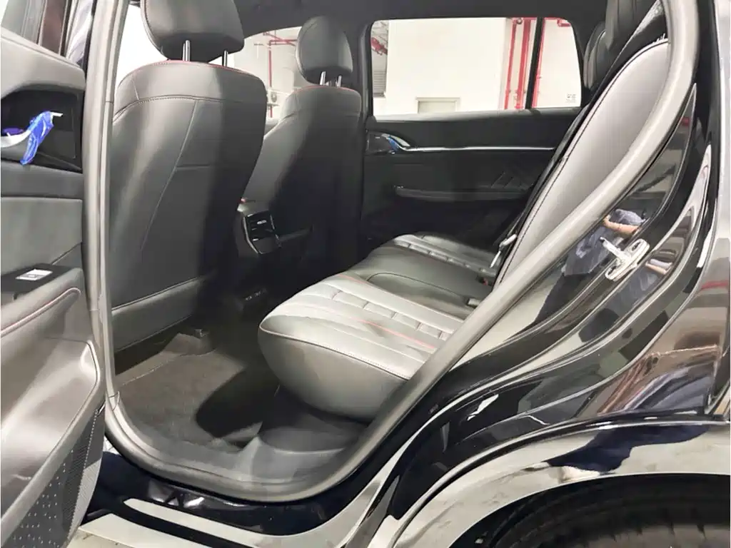 Roewe RX5 eMAX — миниатюра 12