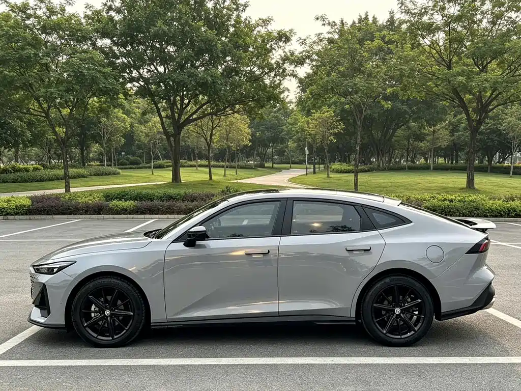 Changan UNI-V — миниатюра 3
