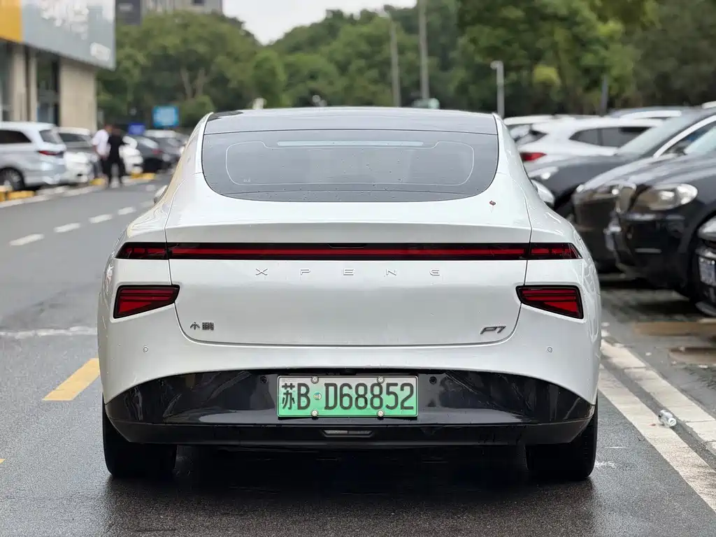 XPeng P7 — миниатюра 4