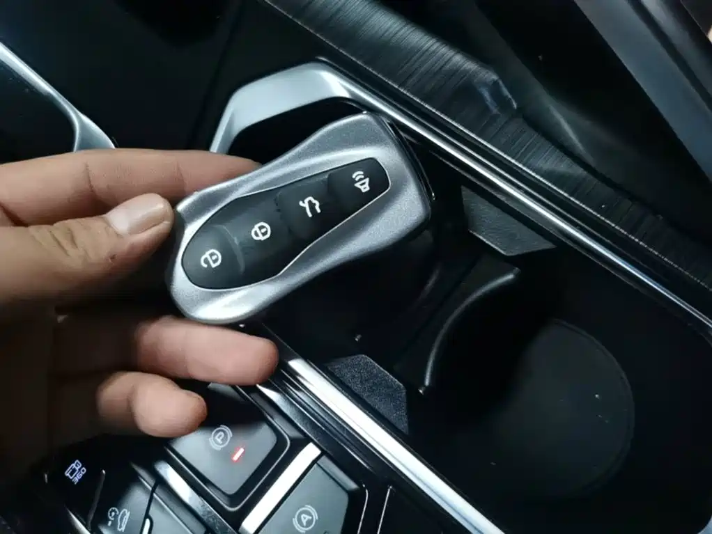 Geely Xingyue New Energy — миниатюра 9