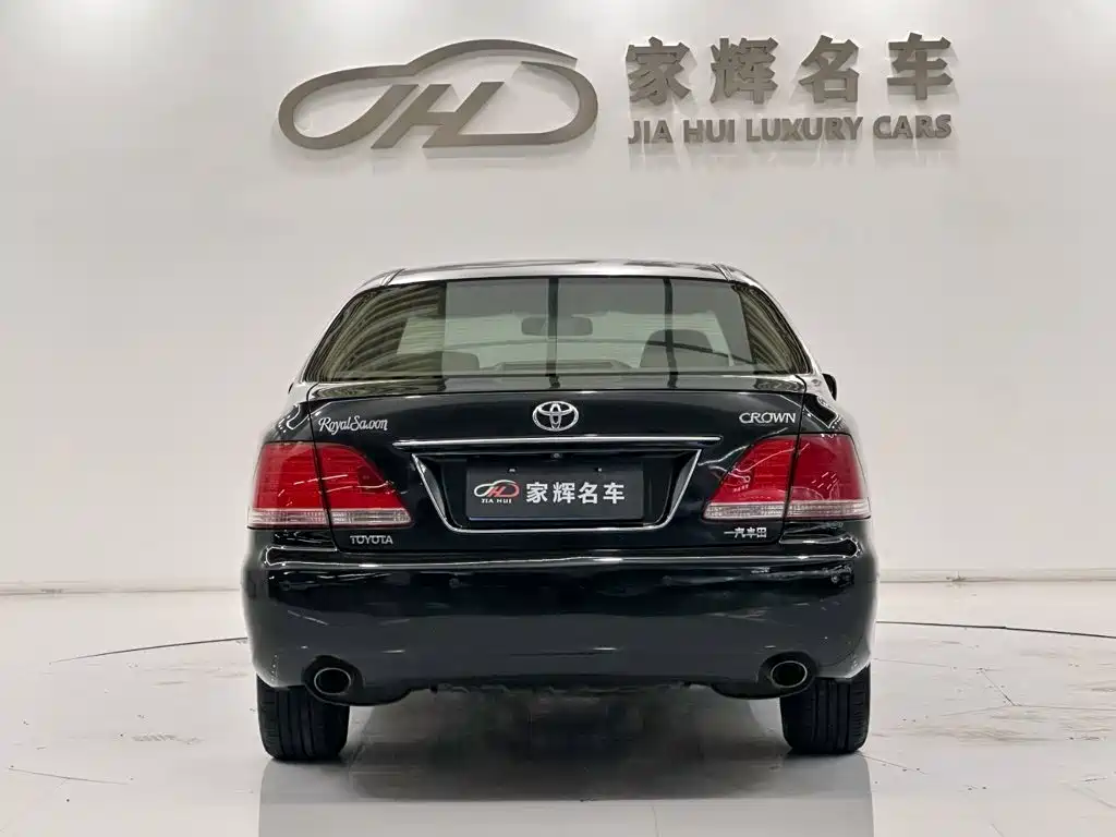 Toyota Crown — миниатюра 6