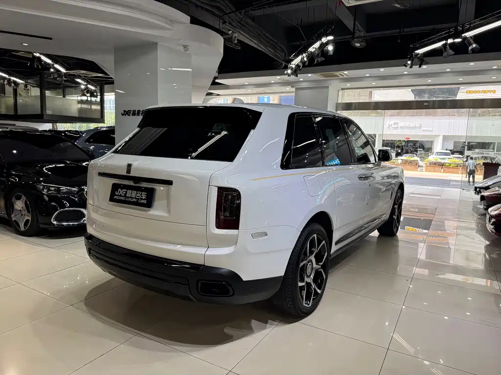 Rolls-Royce Cullinan — миниатюра 10