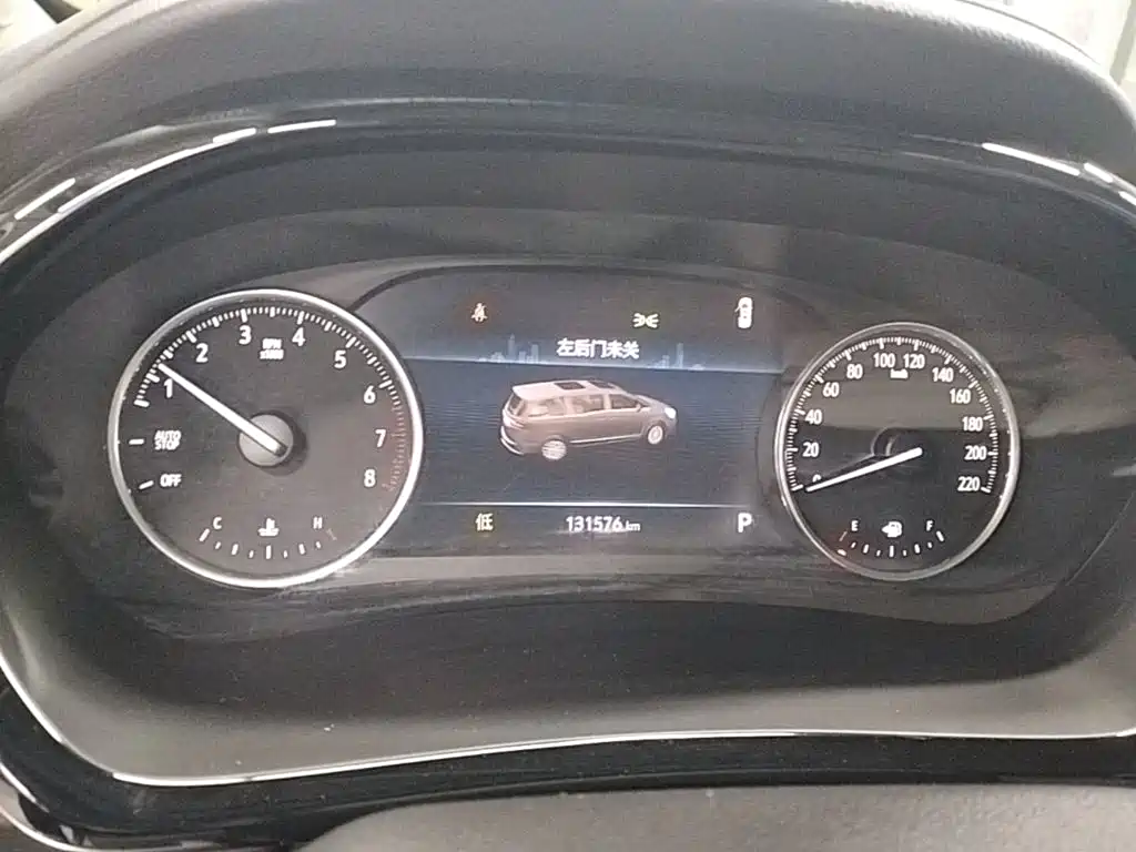Buick GL8 — миниатюра 12