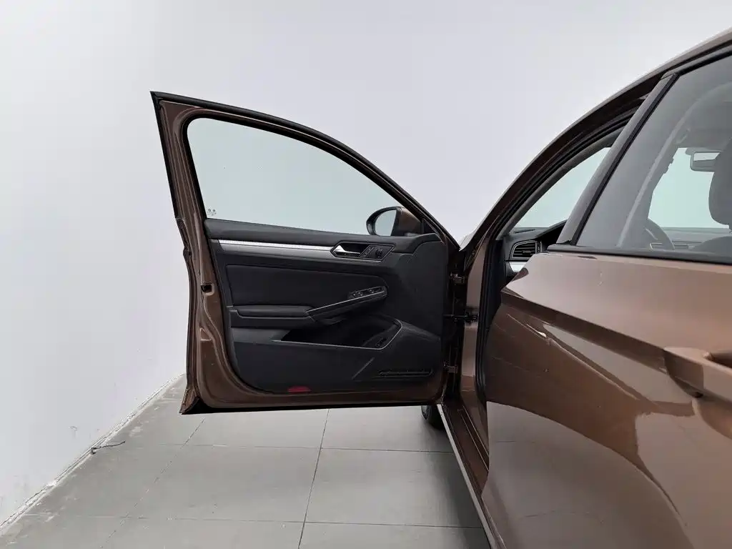 Volkswagen Lamando — миниатюра 8