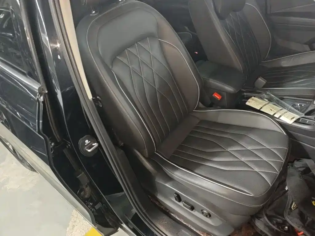 Volkswagen Tiguan L — миниатюра 25