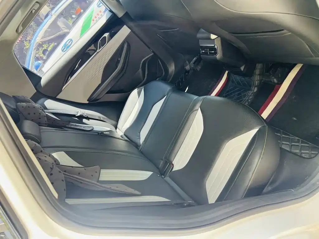 Geely Binyue — миниатюра 13