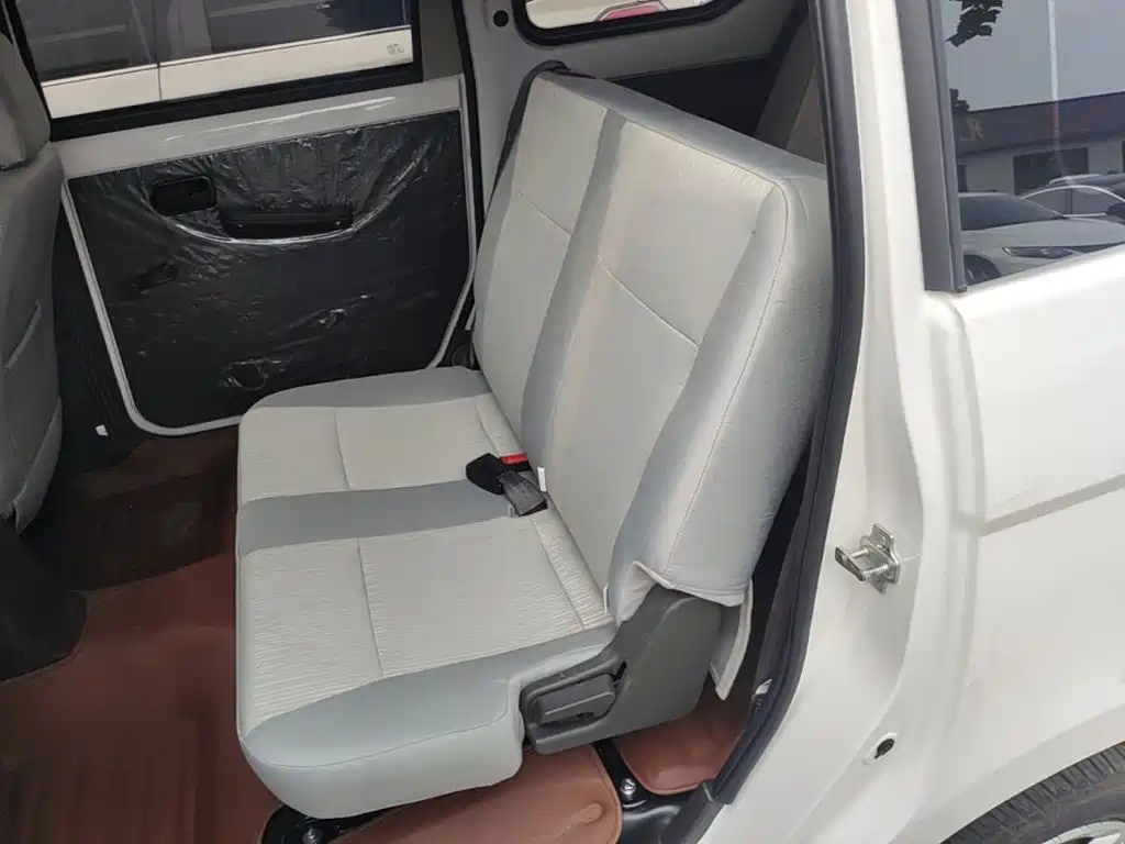 Wuling Hongguang — миниатюра 17