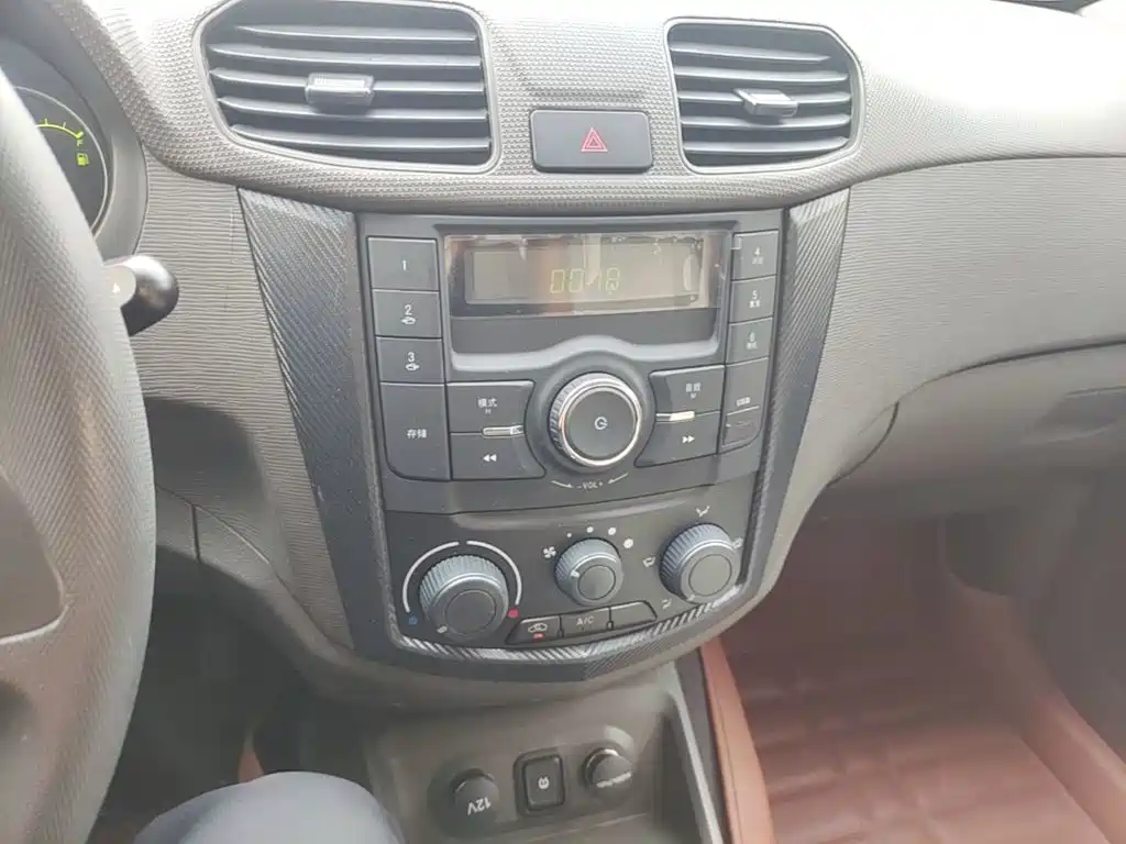 Wuling Hongguang — миниатюра 13