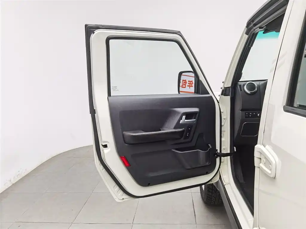 BAIC BJ40 2016 40L 2.3T AT Luxury